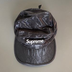 Supreme men’s black “liquid silk” nylon cap